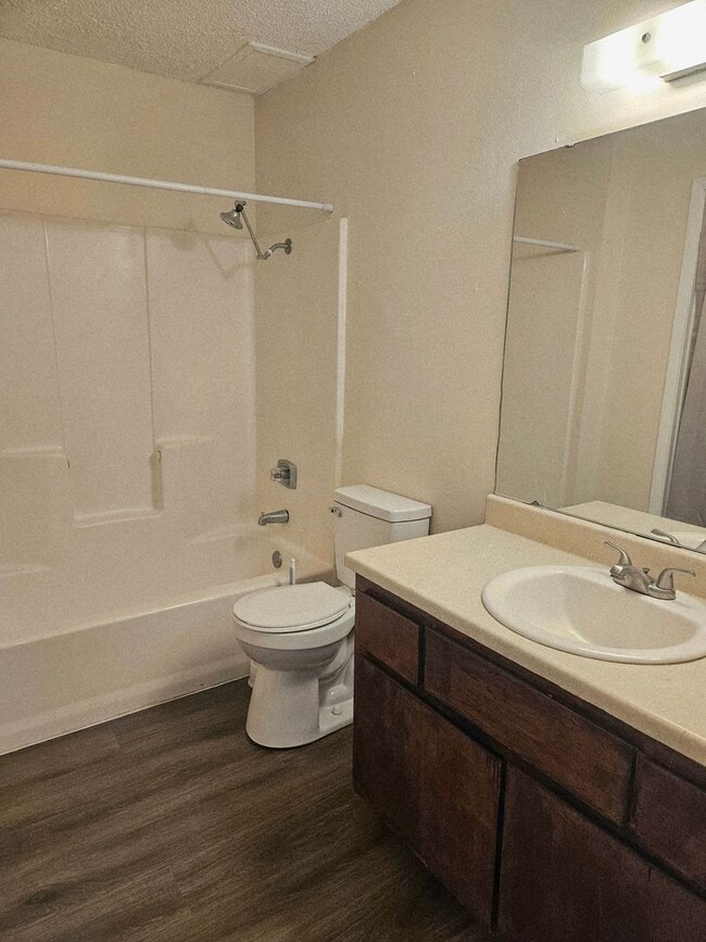 Photo - 2001 Cedarhill Dr Unidad 1