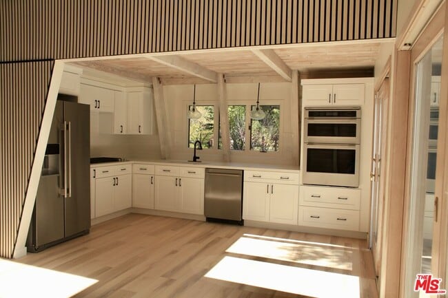 1578 Topanga Skyline Dr