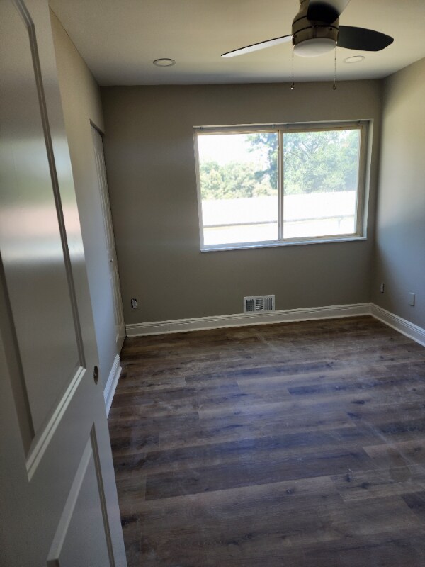 Photo - 390 W Lake Ave NW