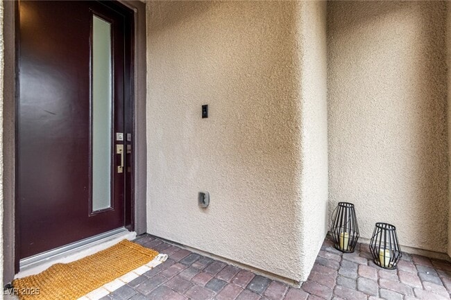 Photo - 759 Rogue Wave St