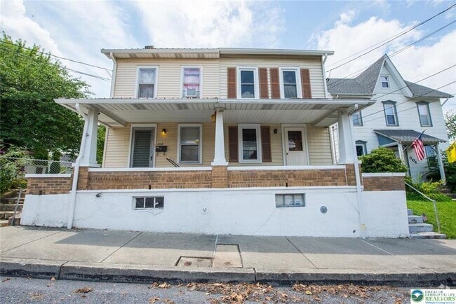 Building Photo - 308 S 5th St Rental