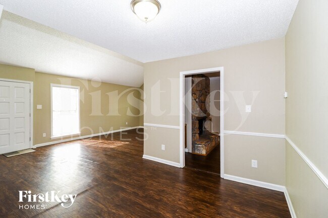 Photo - 114 Ericson Rd