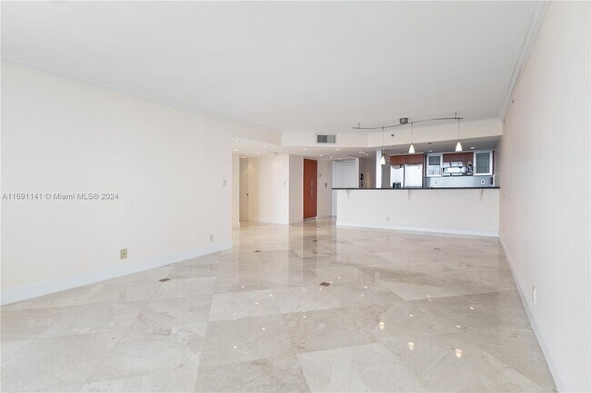 Photo - 1717 N Bayshore Dr Unidad # A-1932