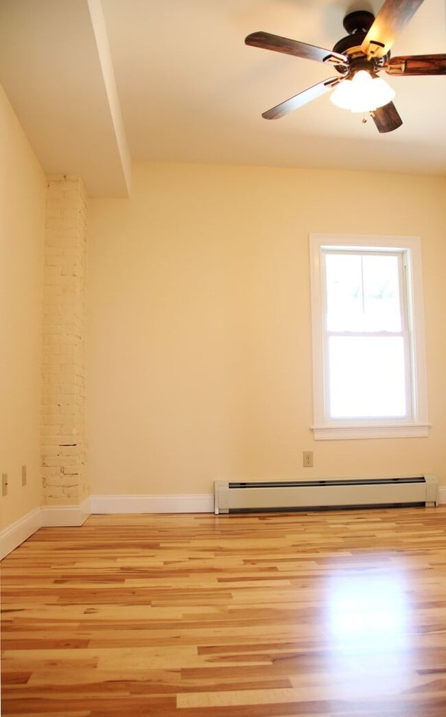 Photo - 26 Cedar St Unit 26 Cedar St THREE BEDROOM AVAILABLE MARCH 1ST