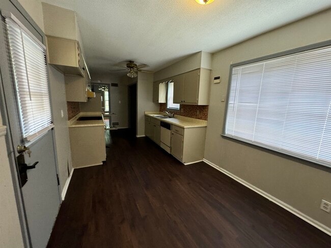 Photo - 4571 Plato Ave