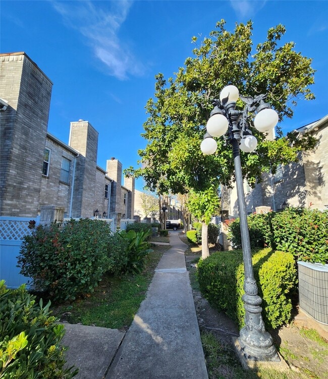 Photo - 6000 Reims Rd Unidad 4303