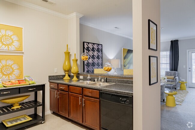 2BR, 2BA - 1,096SF - Kitchen - Amberton at Stonewater