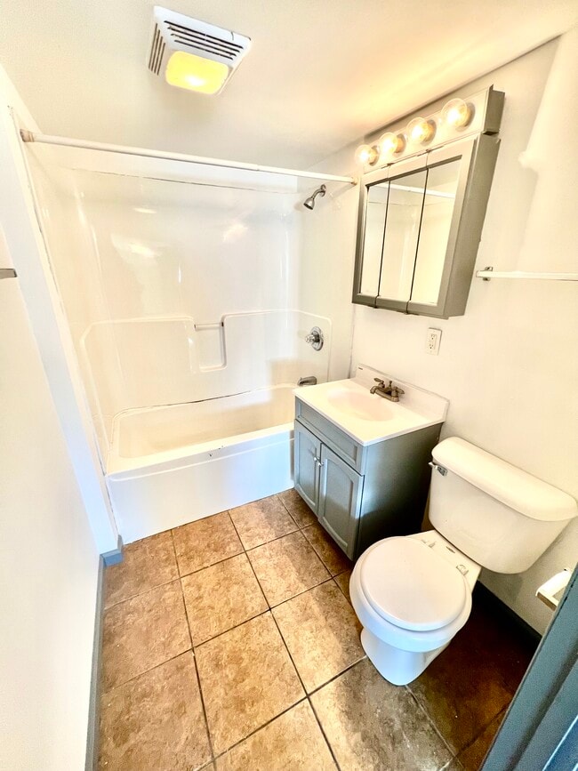 Photo - 329 S Lafayette St Unidad 3