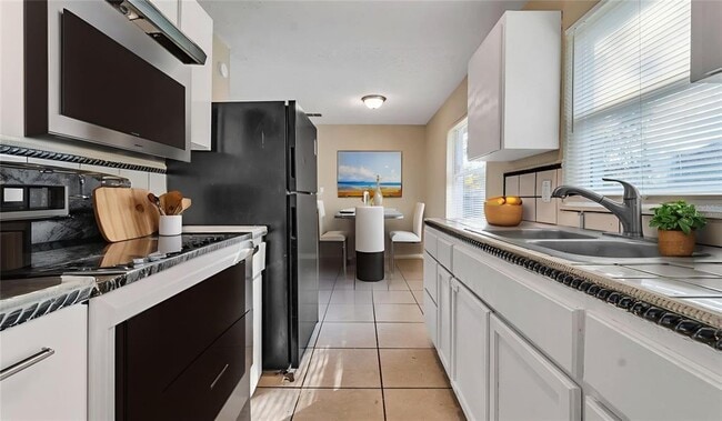 Photo - 76 Judith Ln