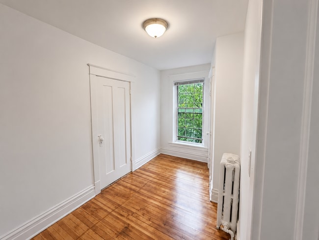 Photo - 707-709 Warren Street Unit 3