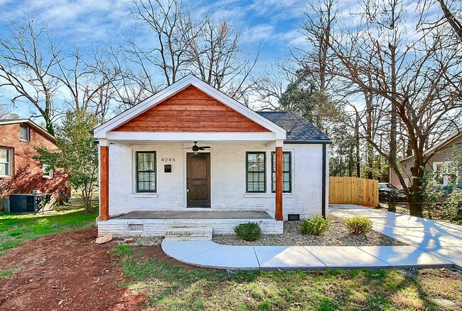 Building Photo - 4044 Dinglewood Ave