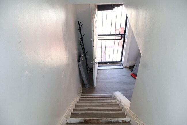 Photo - 15840 Indiana St