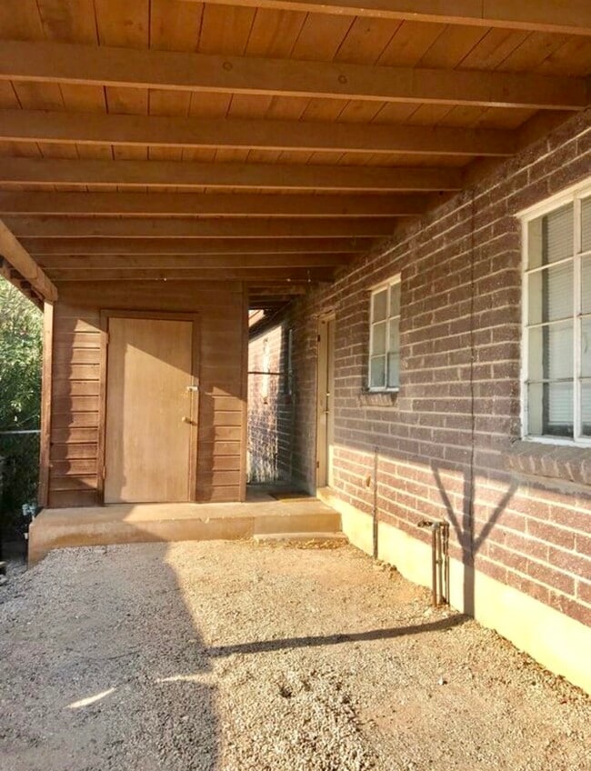 Photo - 839 E Waverly St