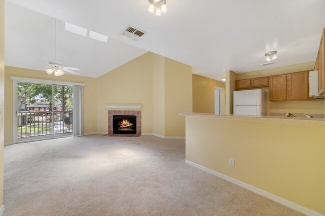 Photo - 6052 Westgate Dr Unit Apt 204