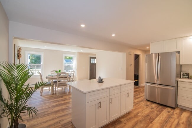 Photo - 11 Chatham St