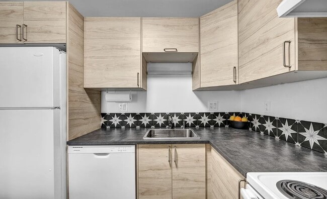 Photo - 111 Dekoven Dr Unit 908