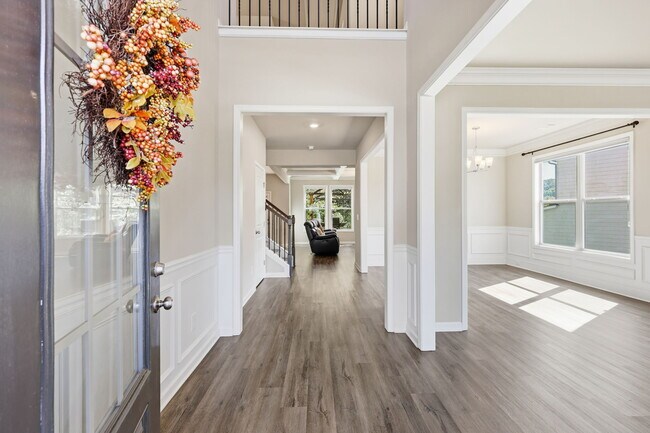 Photo - 3247 Hawthorne Path