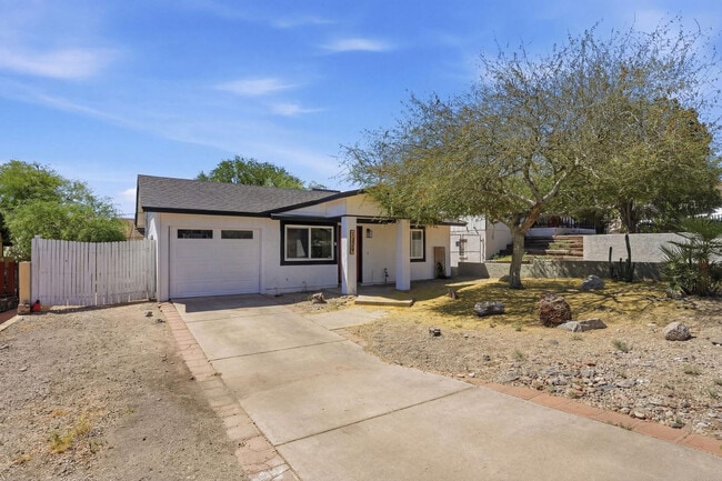 Photo - 1329 E Cholla St