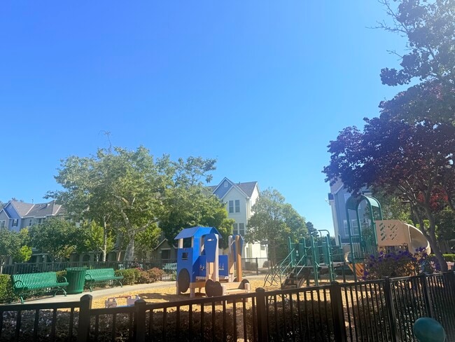 Photo - 1505 Nevin Plz