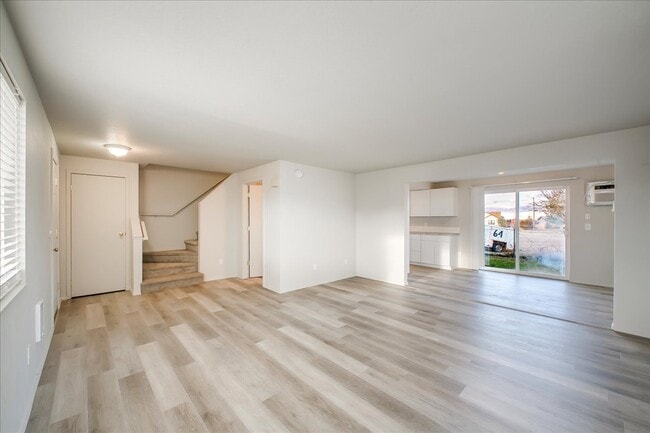 Photo - 2376 W Panama St