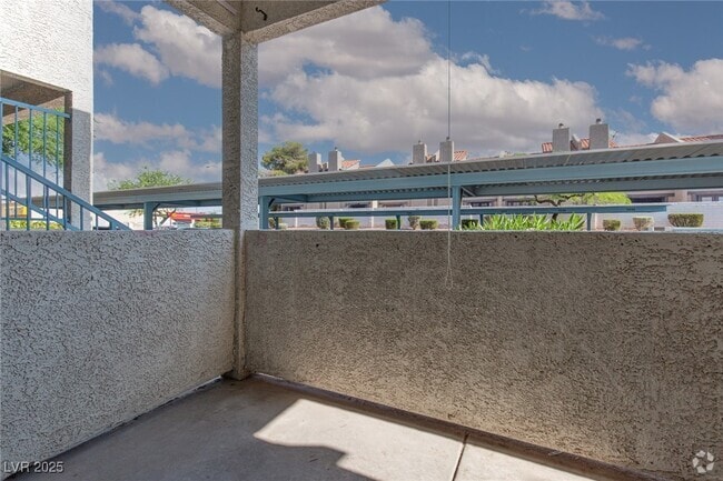 Building Photo - 4960 Harrison Dr Unit 128 Rental