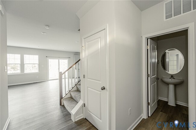 Photo - 6467 Fennec Run