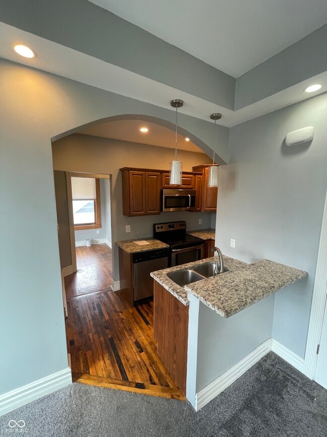 Photo - 410 E 16th St Unit 2