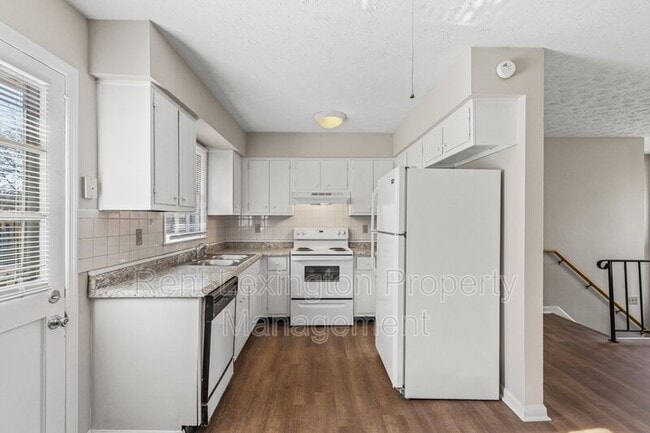 Photo - 3395 Montavesta Rd