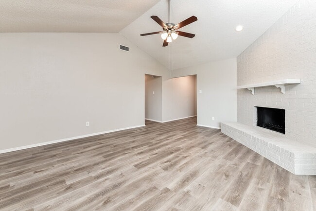 Photo - 1225 N Knowles Dr