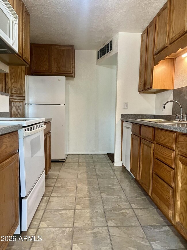 Photo - 2315 W Butler Dr