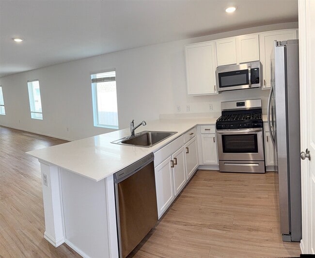 26715 Cenzontle Dr