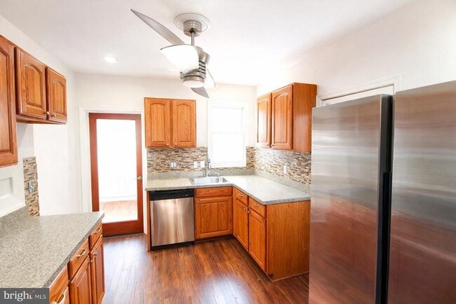 Photo - 2607 Hamlin St NE