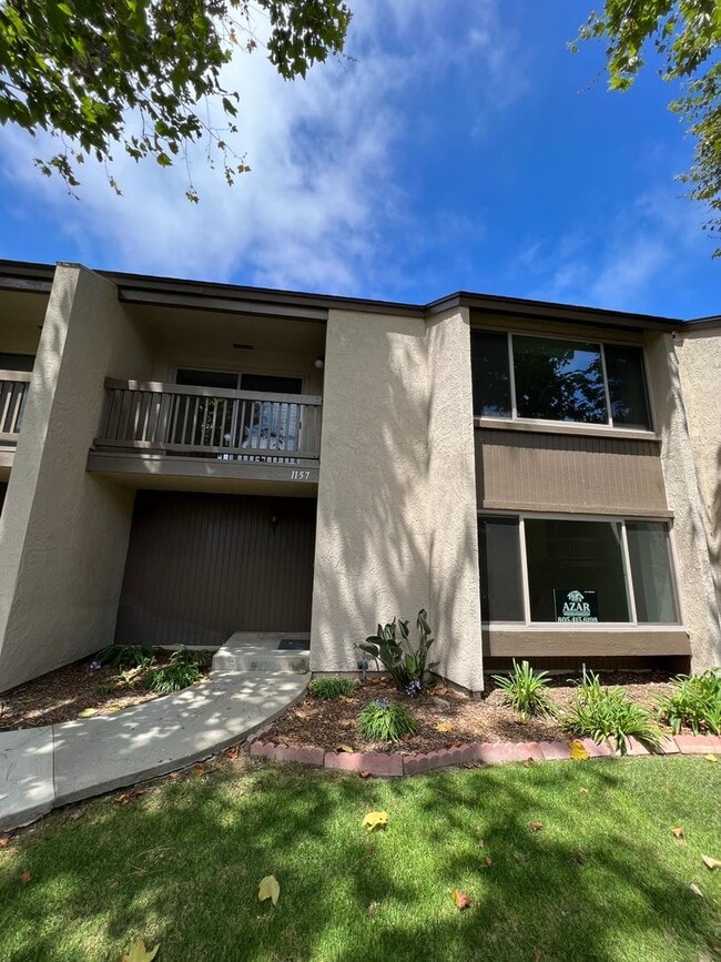 Building Photo - Gorgeous, Updated Todd Ranch Townhome