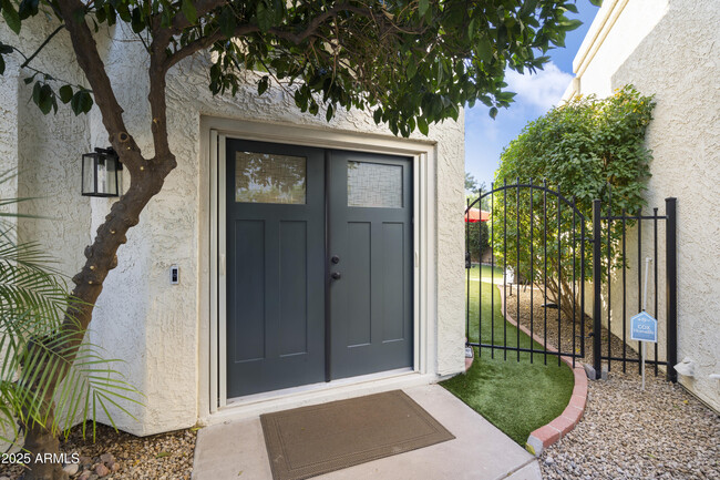 Building Photo - 9690 N 105th St Rental