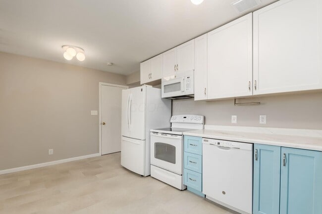 Photo - 5340 Carolyn Dr