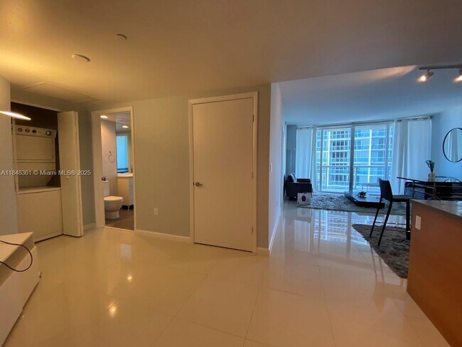 Photo - 475 Brickell Ave Unit 4409