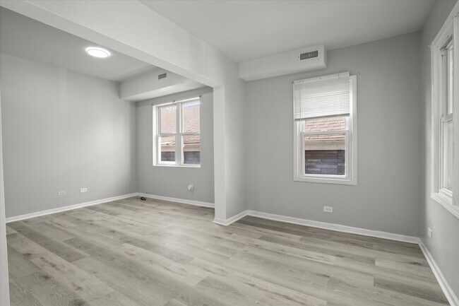 Photo - 4731 S Laflin St Casa