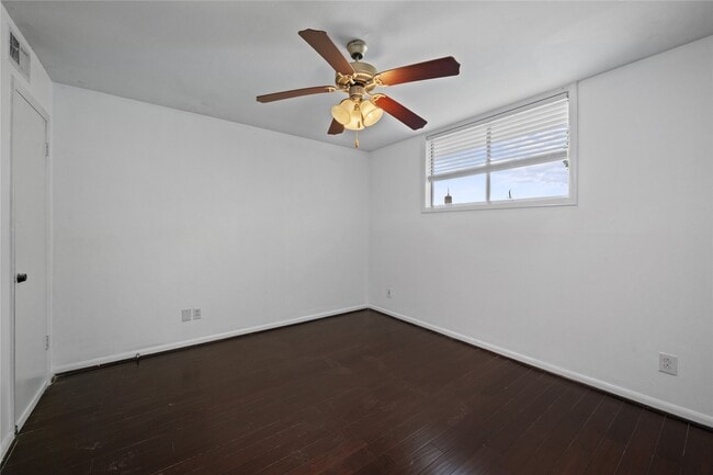 Photo - 5123 Del Monte Dr Unit 1