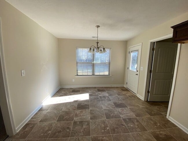 Photo - 3 Bedroom 2 bath with 2 Car Garage Home Fo...