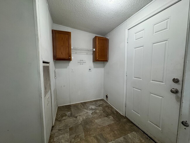 Photo - Spacious 4/2 Doublewide Mobile Home in a Peaceful Setting Unit JACOBS-1211 Dwellings