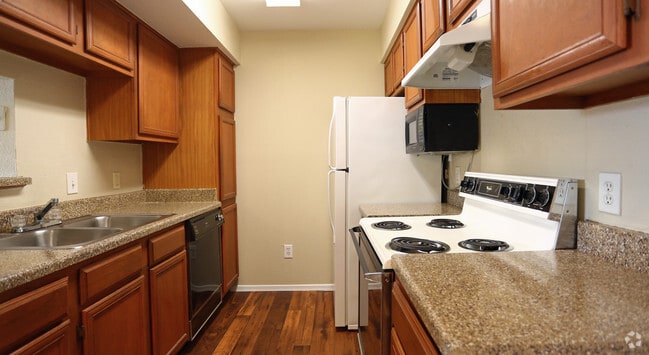 Photo - Hunters Creek Apartments