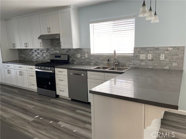 Photo - 7711 Van Noord Ave