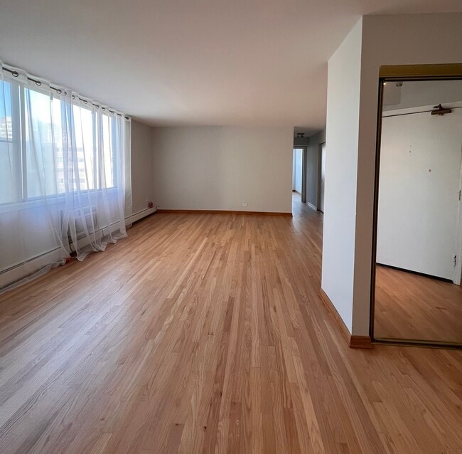 Photo - 6325 N Sheridan Rd Unit 606