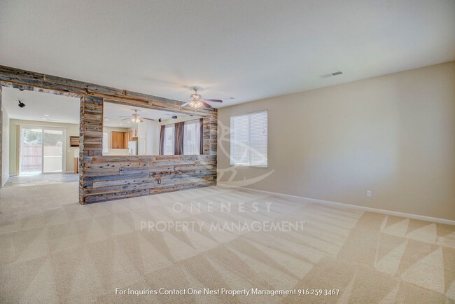 Photo - Plumas Lake Rental, Huge Living Room