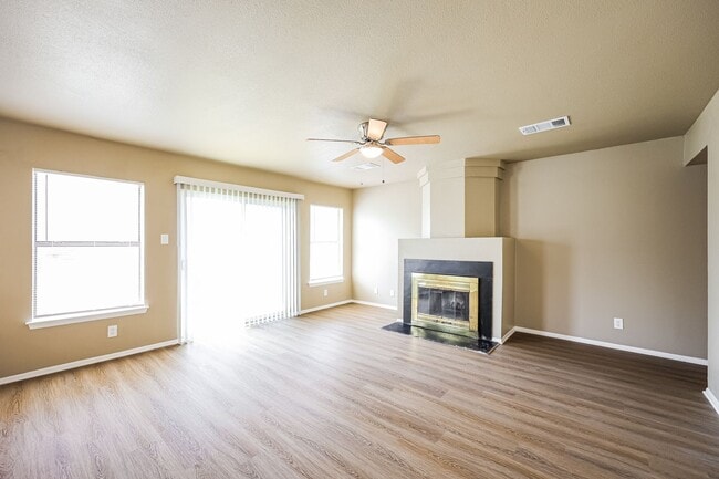 Photo - Recent remodeled! 4 bedroom, two living areas and loft!