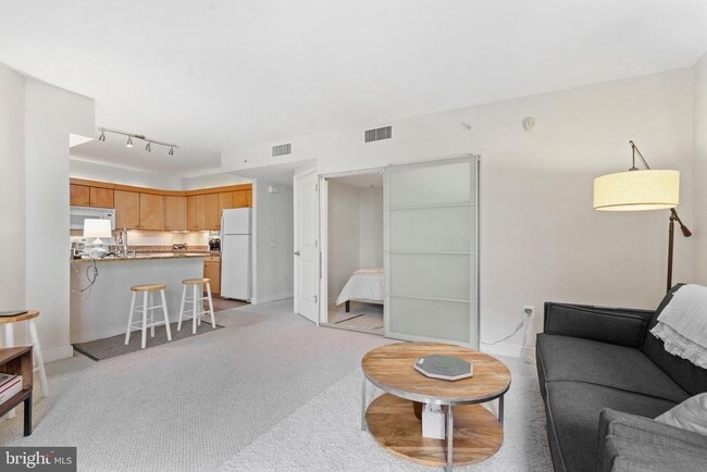 Photo - 616 E St NW Unit 304