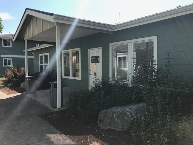 Photo - 486 S Norris St