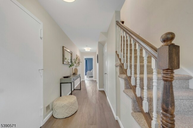 Photo - 100 Metro Vista Dr