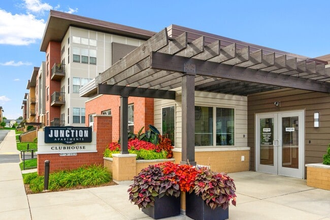 The Junction Apartments Clubhouse - The Junction Apartments