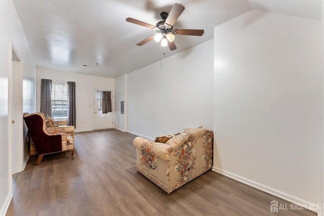 Photo - 128 Remsen Ave Unidad A